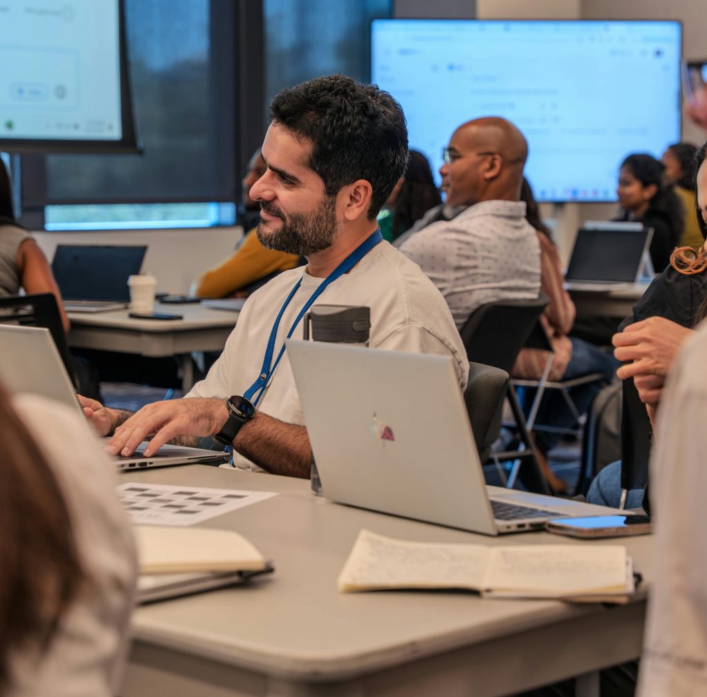 À propos de Lucrox AI À propos de Lucrox AI